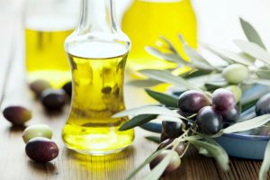 Olive-oil-for-stretch-marks